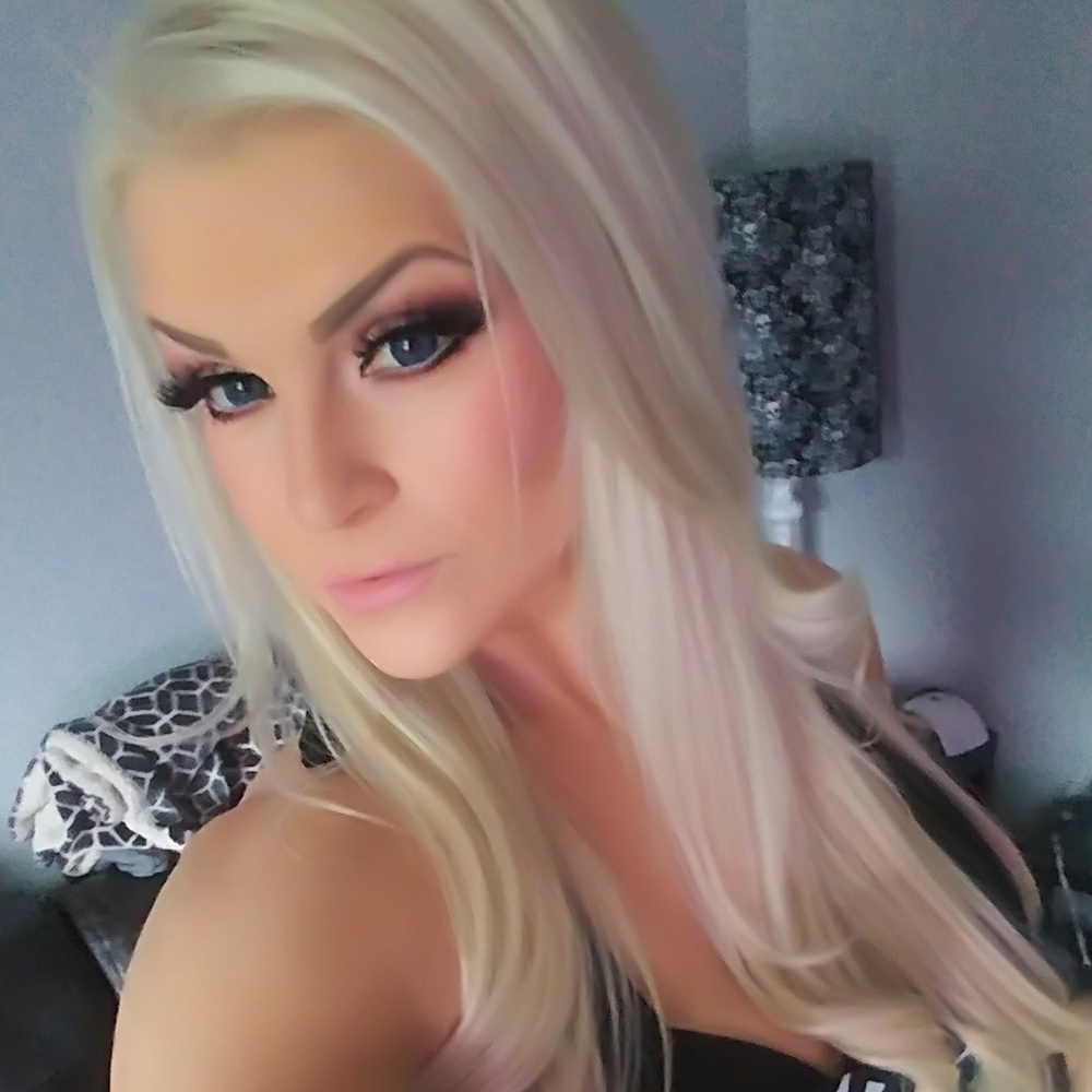Meet your Posher, Cassandra
